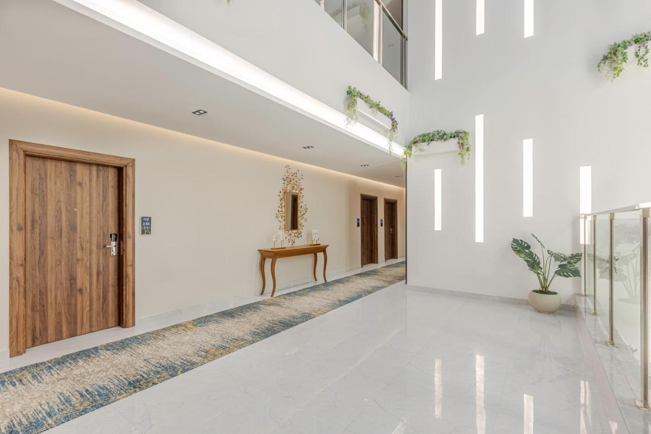 Seven Gardens Hotel Рияд Екстериор снимка