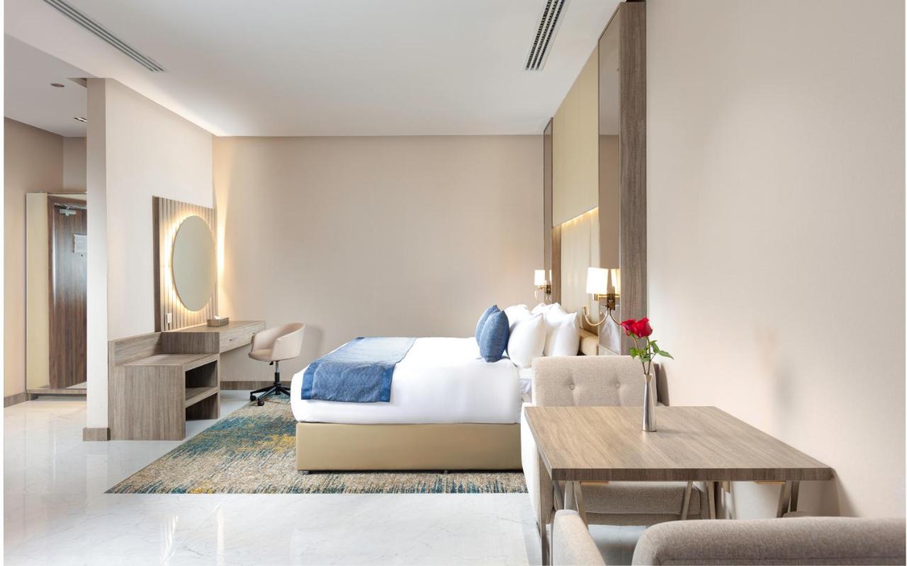 Seven Gardens Hotel Рияд Екстериор снимка